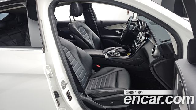 Mercedes-Benz GLC-Class 2018 — photo 16