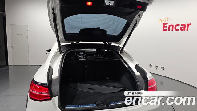 Mercedes-Benz GLC-Class 2018 — photo 32