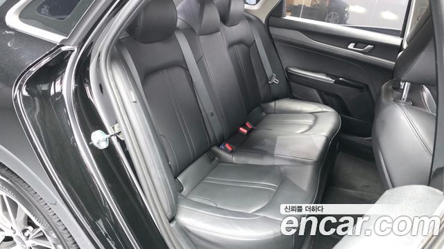 Kia K5 2023 — photo 17