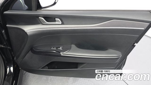Kia K5 2023 — photo 14
