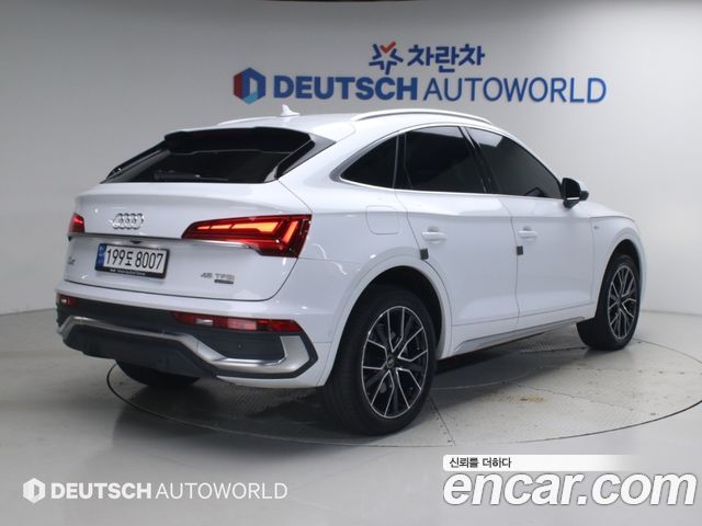 Audi Q5 2022 — photo 2