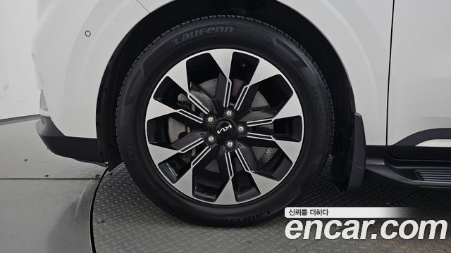 Kia Canival 2023 — photo 5
