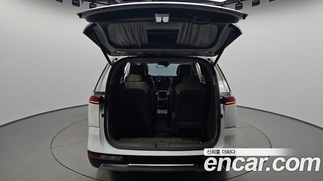 Kia Canival 2023 — photo 26