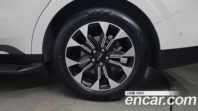 Kia Canival 2023 — photo 7