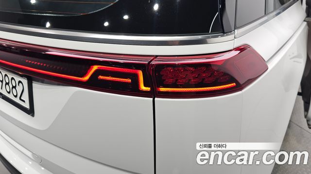Kia Canival 2023 — photo 9