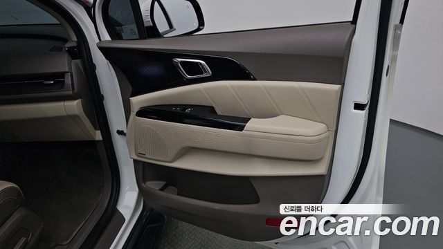 Kia Canival 2023 — photo 15