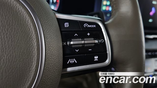 Kia Canival 2023 — photo 31