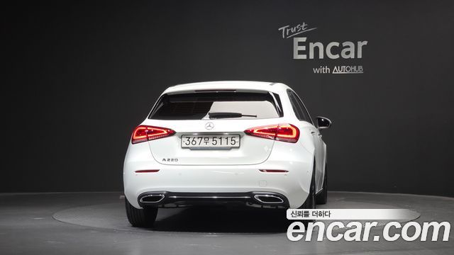 Mercedes-Benz A-Class 2022 — photo 4