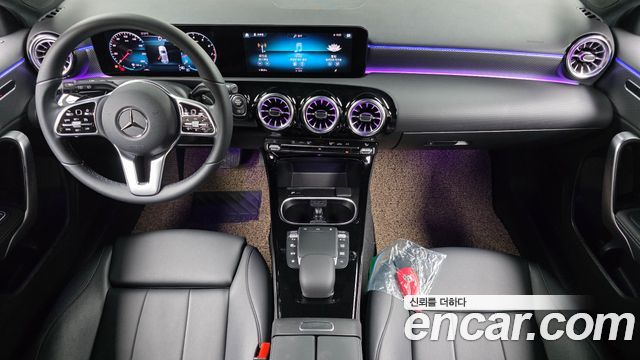 Mercedes-Benz A-Class 2022 — photo 10