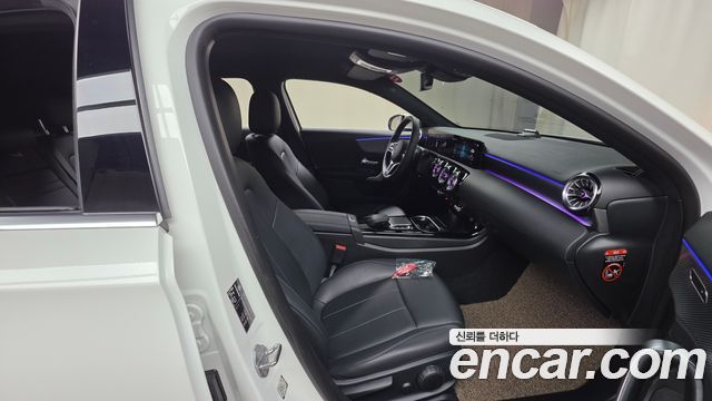 Mercedes-Benz A-Class 2022 — photo 13
