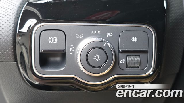 Mercedes-Benz A-Class 2022 — photo 19