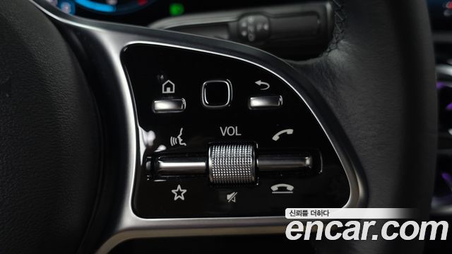 Mercedes-Benz A-Class 2022 — photo 22