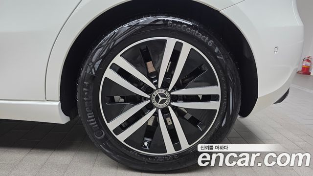Mercedes-Benz A-Class 2022 — photo 7