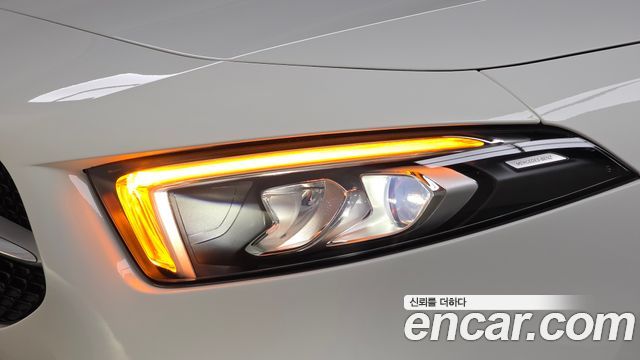 Mercedes-Benz A-Class 2022 — photo 8