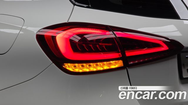 Mercedes-Benz A-Class 2022 — photo 9