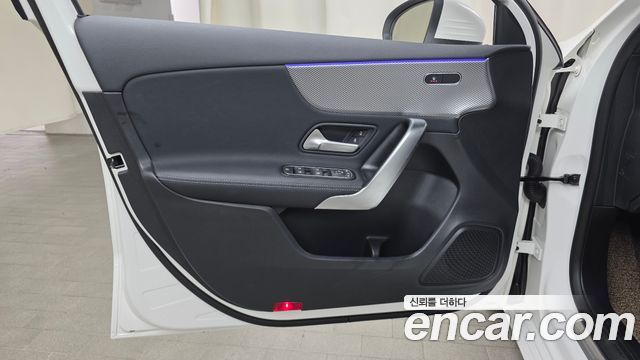 Mercedes-Benz A-Class 2022 — photo 14