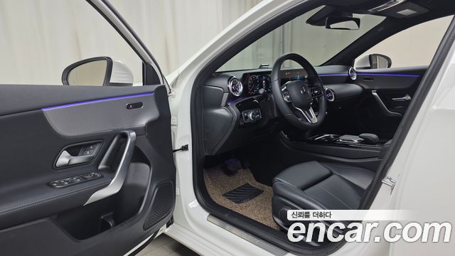 Mercedes-Benz A-Class 2022 — photo 16