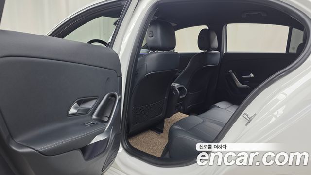 Mercedes-Benz A-Class 2022 — photo 29