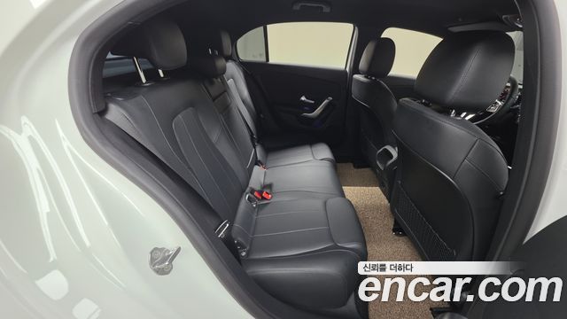 Mercedes-Benz A-Class 2022 — photo 30