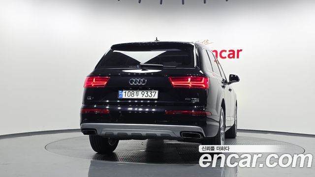 Audi Q7 2019 — photo 4