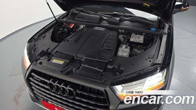 Audi Q7 2019 — photo 6