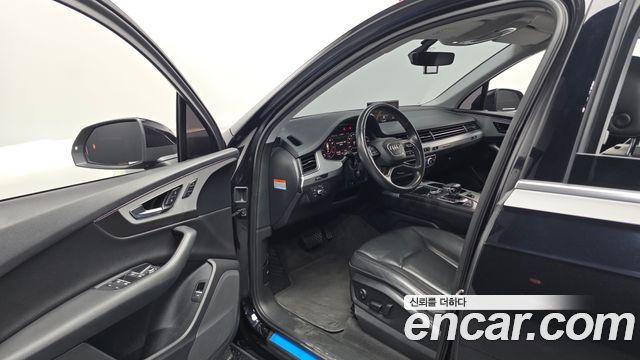 Audi Q7 2019 — photo 13