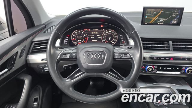 Audi Q7 2019 — photo 20