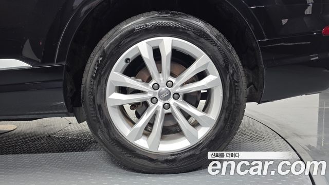 Audi Q7 2019 — photo 7