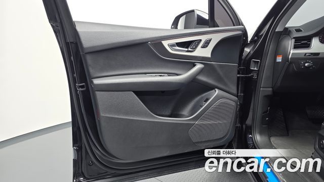 Audi Q7 2019 — photo 14