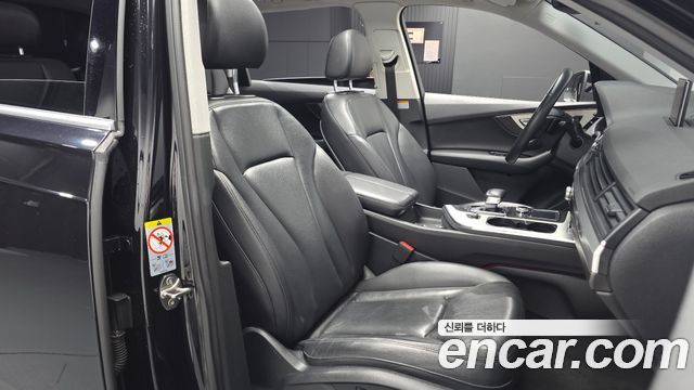 Audi Q7 2019 — photo 16