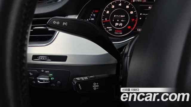 Audi Q7 2019 — photo 30