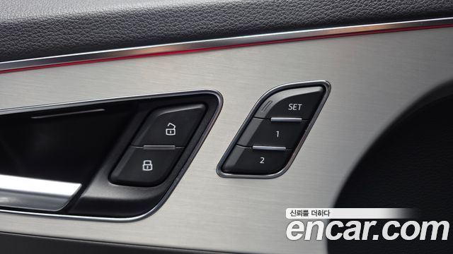 Audi Q7 2019 — photo 32