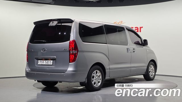 Hyundai Starex 2015 — photo 2