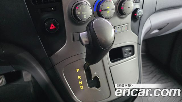 Hyundai Starex 2015 — photo 9