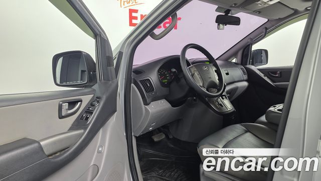 Hyundai Starex 2015 — photo 10