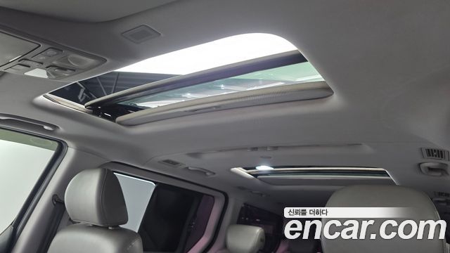 Hyundai Starex 2015 — photo 17