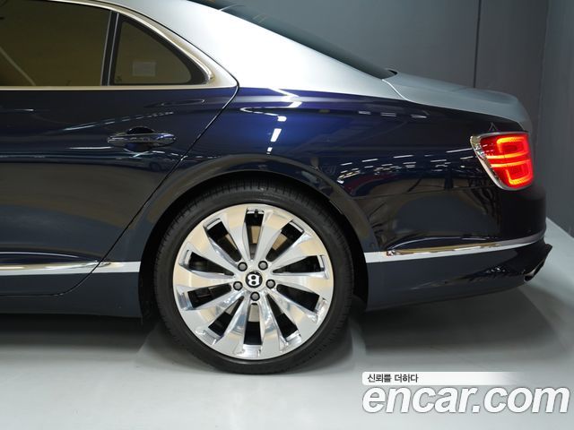 Bentley Flying Spur 2022 — photo 8