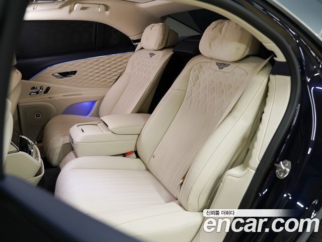 Bentley Flying Spur 2022 — photo 15