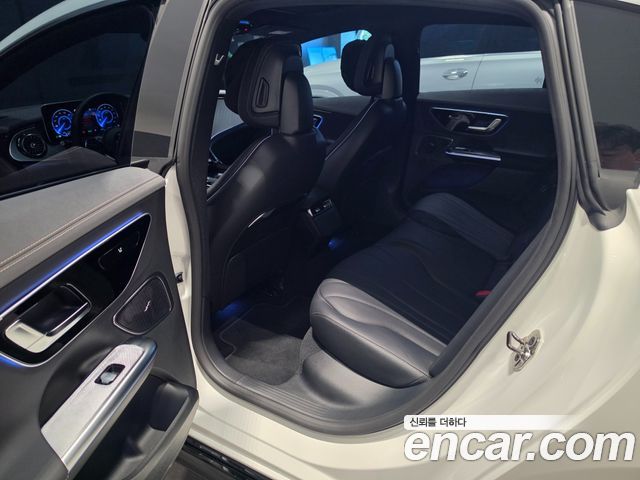 Mercedes-Benz EQE 2026 — photo 11
