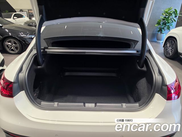 Mercedes-Benz EQE 2026 — photo 12