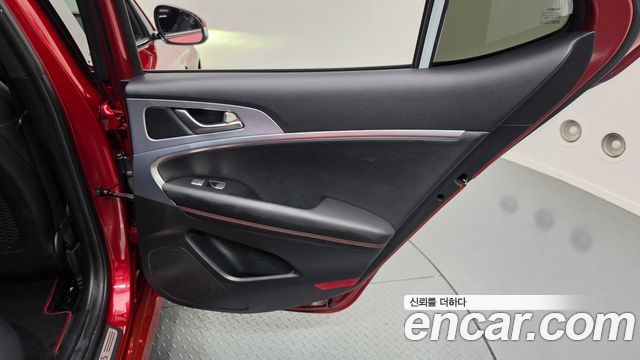 Genesis G70 2019 — photo 15