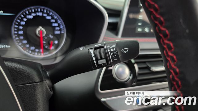 Genesis G70 2019 — photo 27