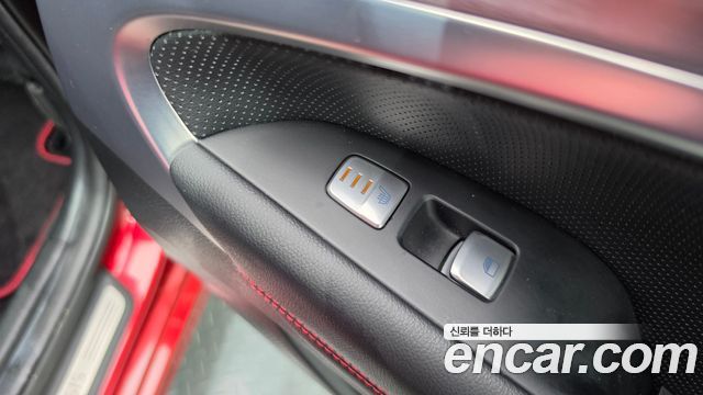 Genesis G70 2019 — photo 29