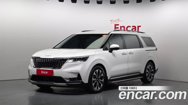 Kia Canival 2023 — photo 1