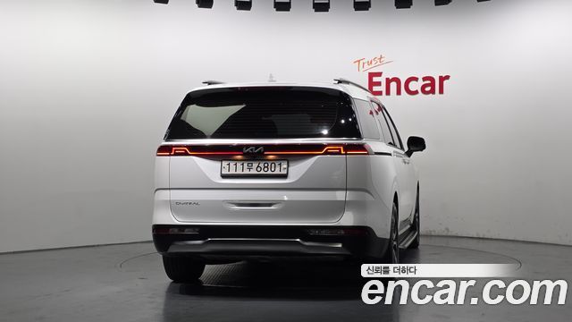 Kia Canival 2023 — photo 4