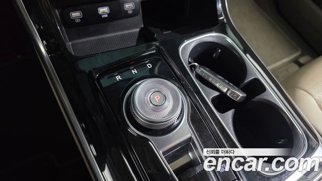Kia Canival 2023 — photo 12