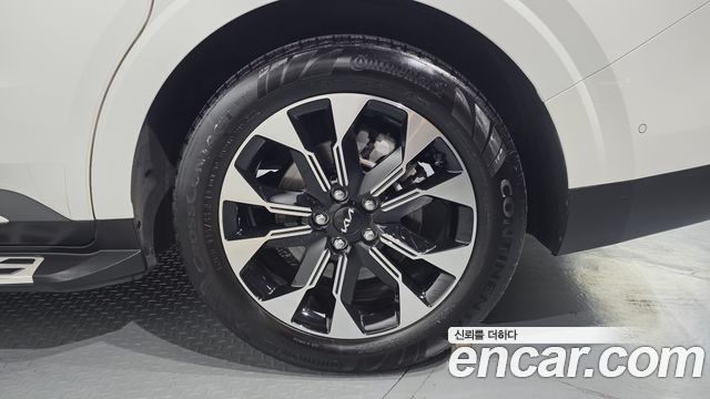 Kia Canival 2023 — photo 7