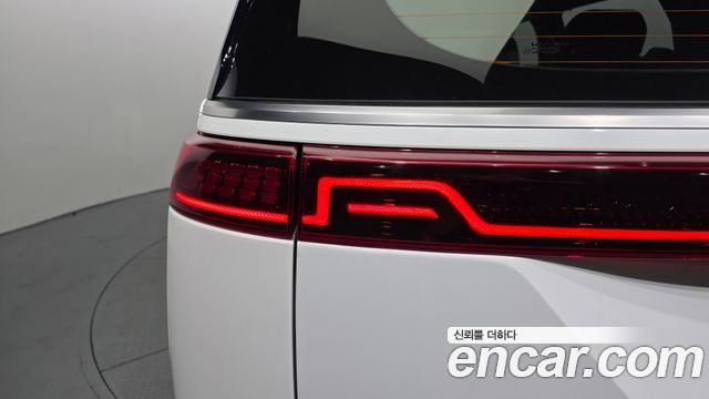 Kia Canival 2023 — photo 9