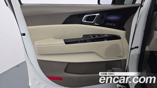 Kia Canival 2023 — photo 14