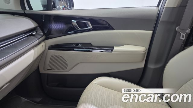 Kia Canival 2023 — photo 15